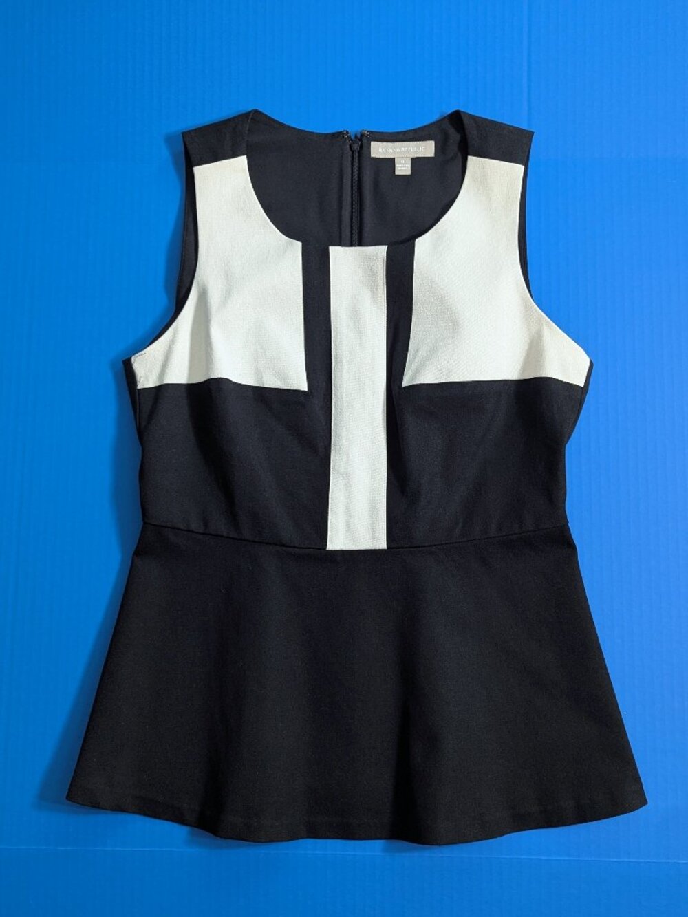 Banana Republic Color Block Black and Cream Sleeveless Peplum Top Size 6